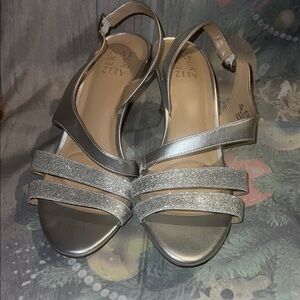 Naturalizer Silver Glitter Strappy Slingback Sandals